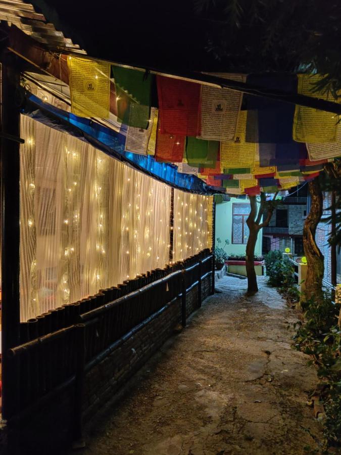 Moustache Mcleodganj Hostel McLeod Ganj Exterior foto