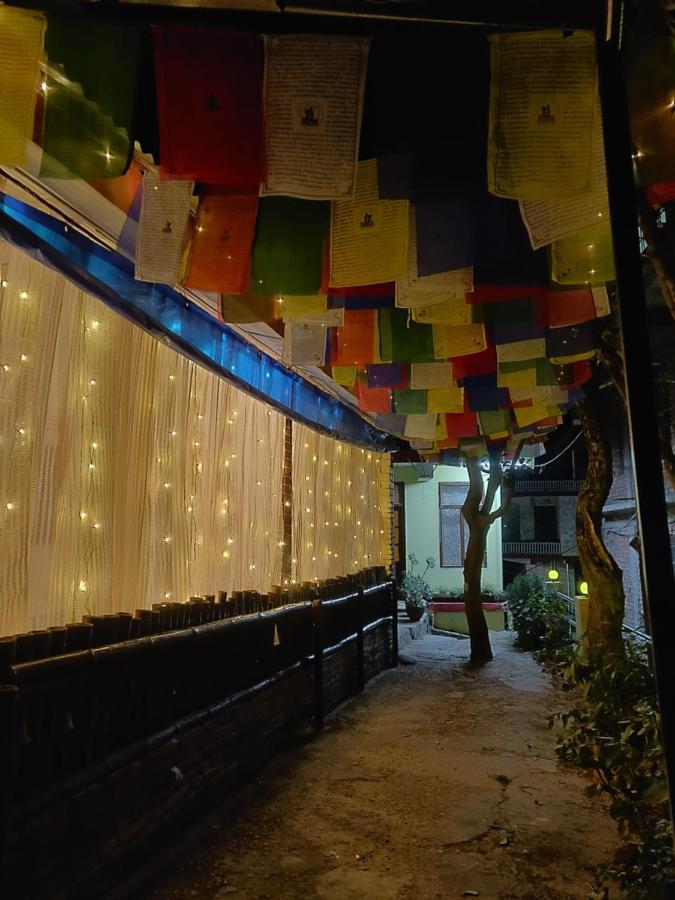 Moustache Mcleodganj Hostel McLeod Ganj Exterior foto